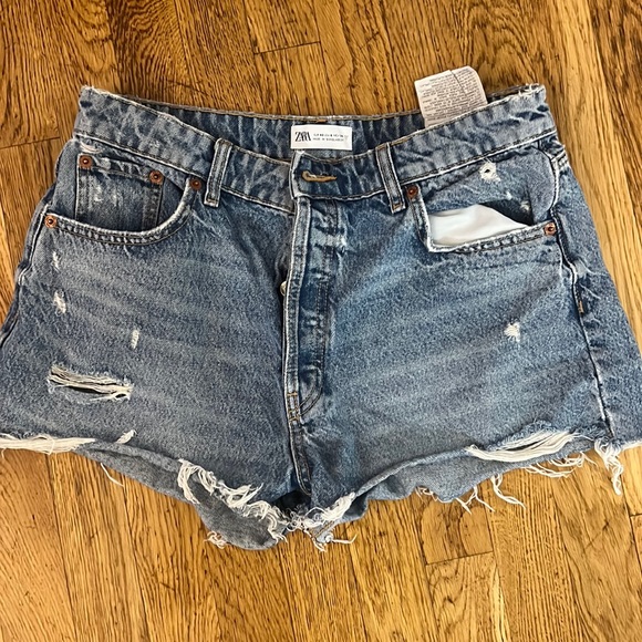 Zara size 8 high rise shorts - Picture 1 of 2